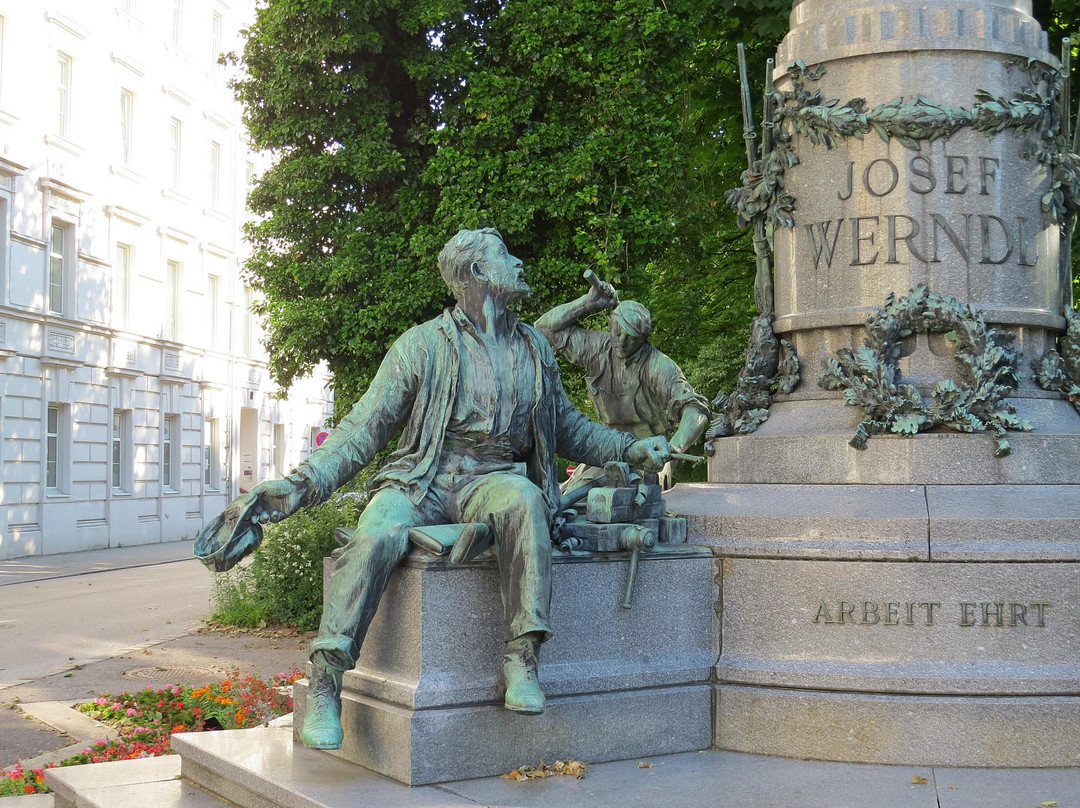 Josef Werndl Denkmal-施泰尔必去景点