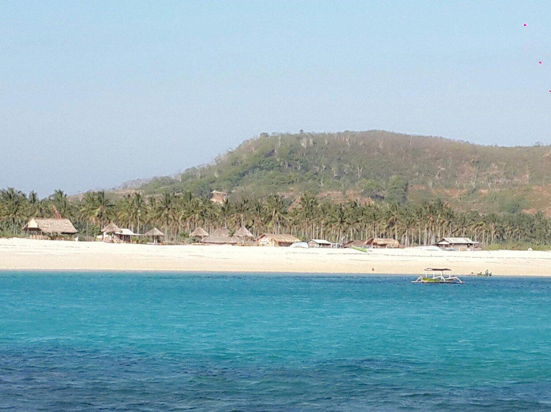 Tanjung Aan Beach-龙目岛必去景点