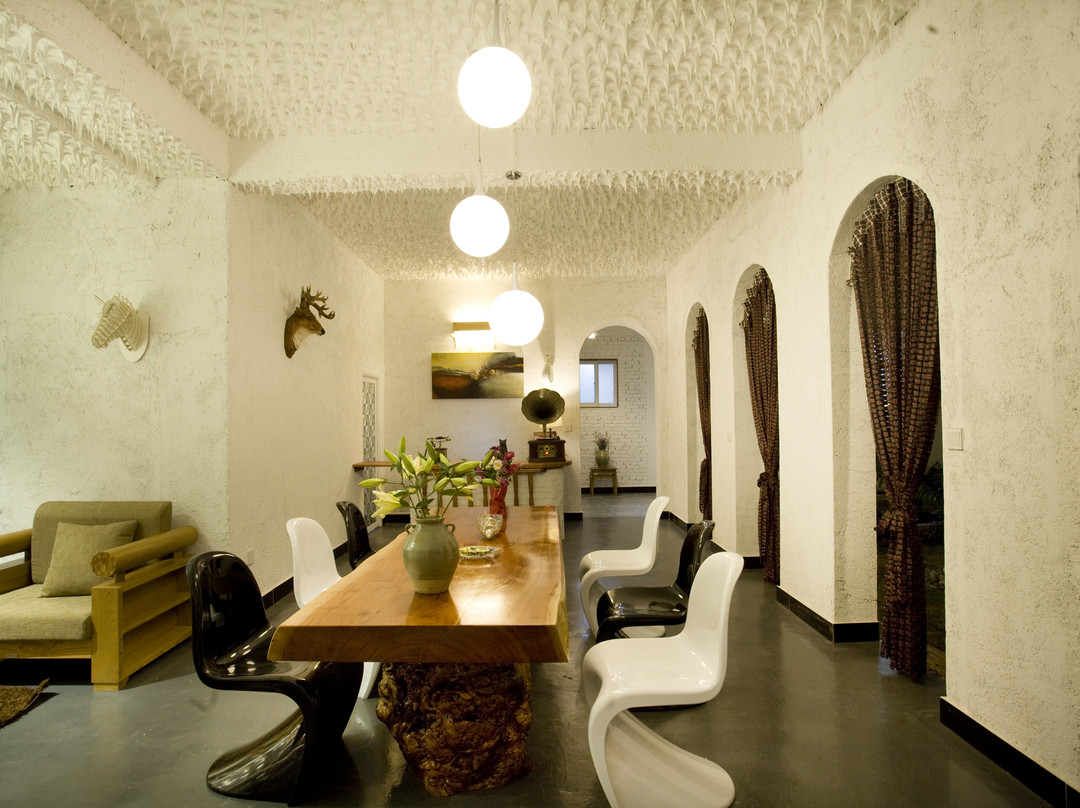 大理洱海门1号智能民宿主图