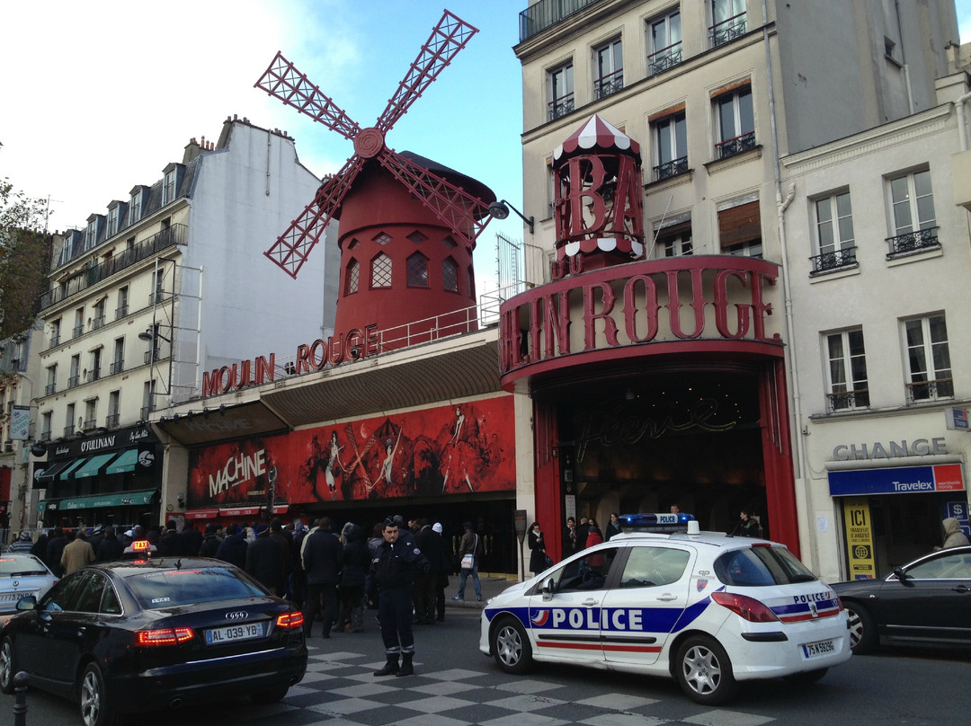 红磨坊-巴黎必去景点