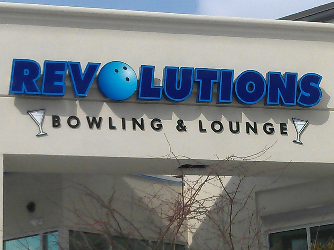 Revolutions Bowling and Lounge-South Windsor必去景点