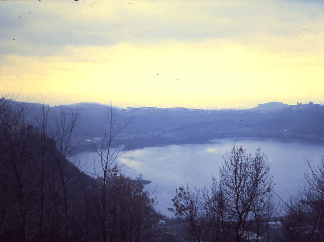 Lago di Nemi-Nemi必去景点