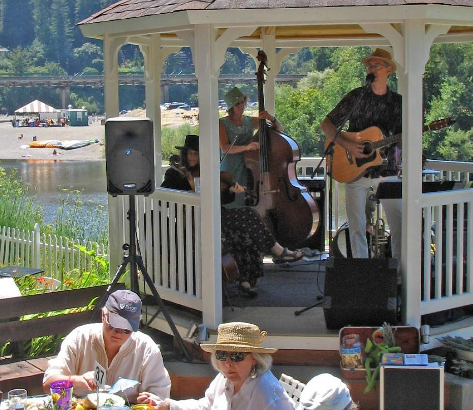 Village Inn & Restaurant主图