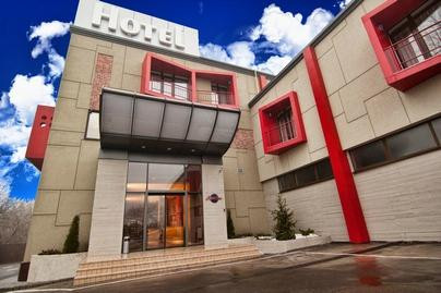 Brats’ke酒店住宿-Road Star Hotel