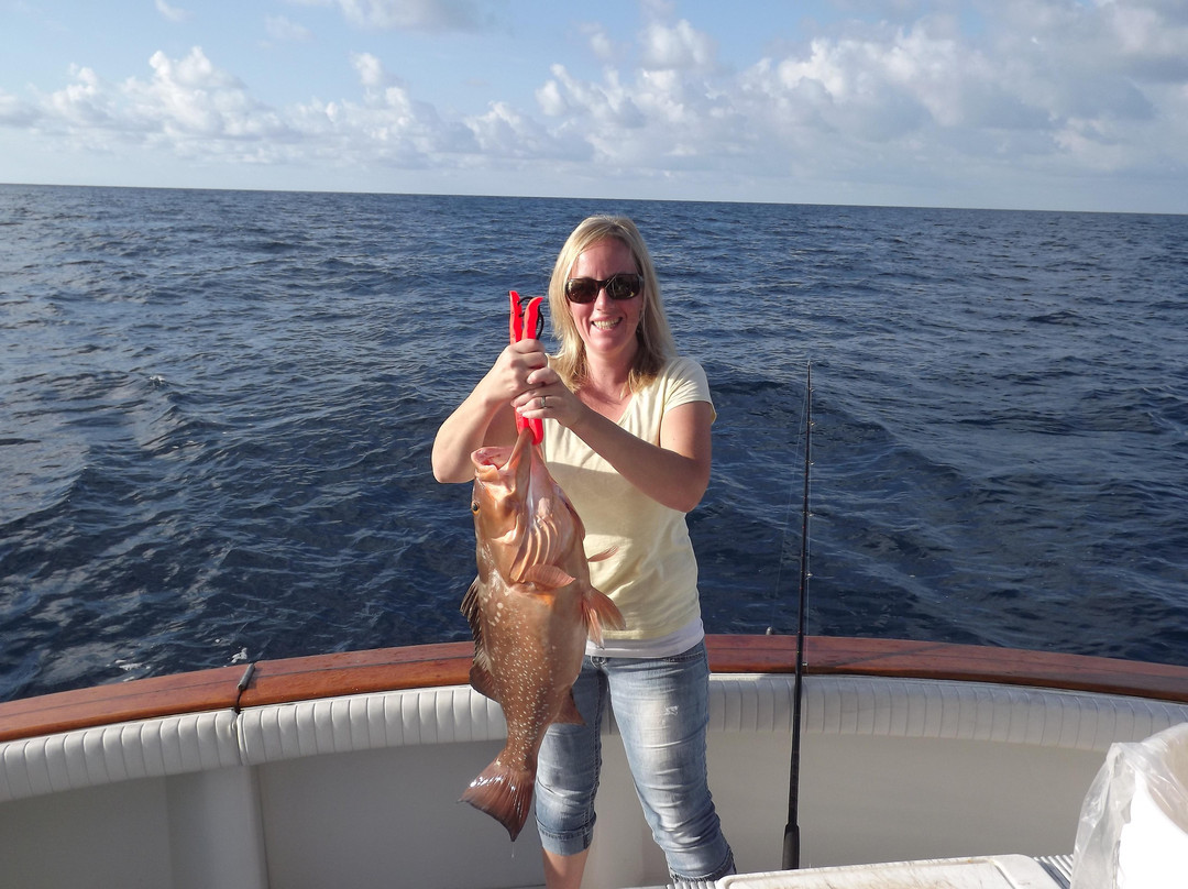 Bobby B Fishing Charters-迈尔斯堡海滩必去景点