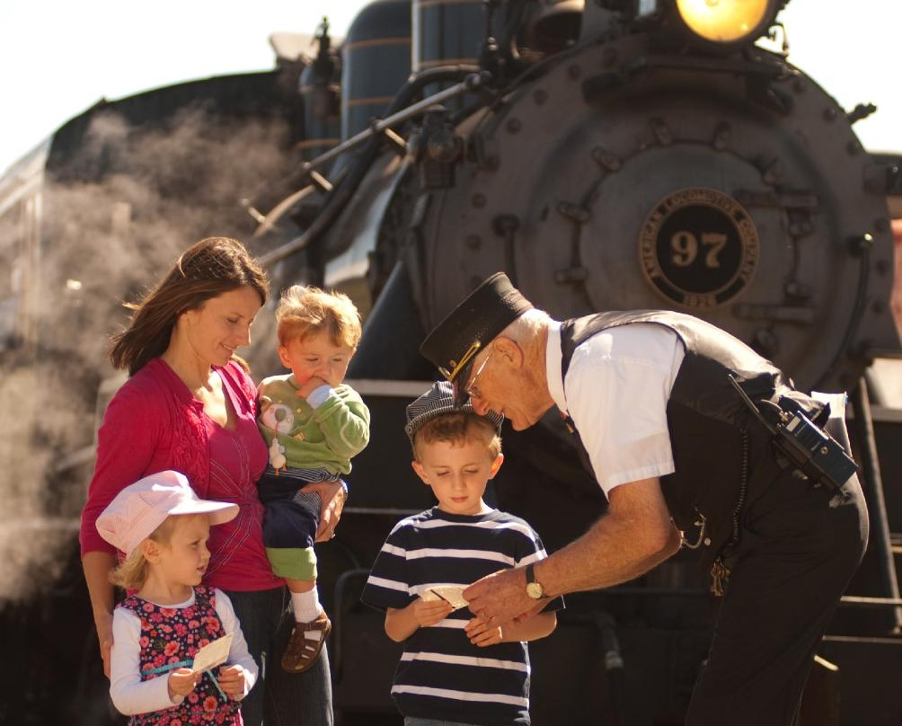 Essex Steam Train & Riverboat景点图片