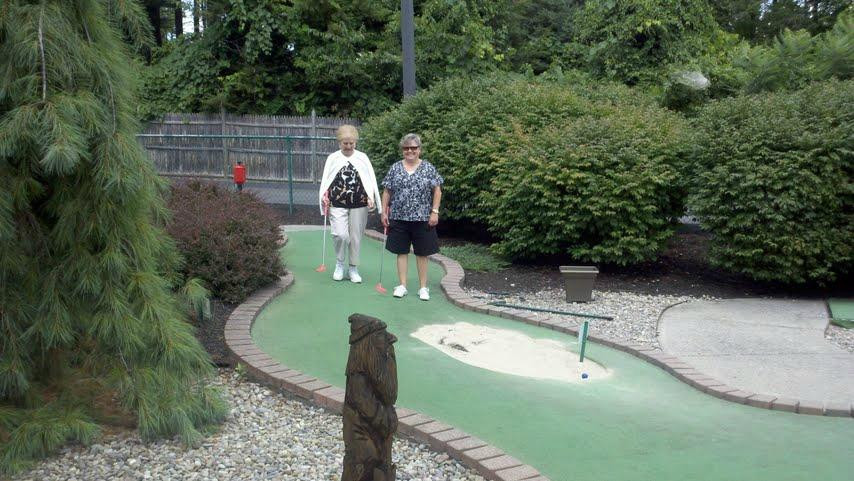 Lumberjack Pass Miniature Golf-乔治湖必去景点