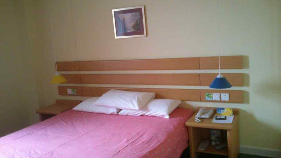 韶关如家解放路步行街店-客卧