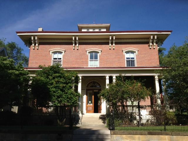 Candlelight Manor Bed & Breakfast