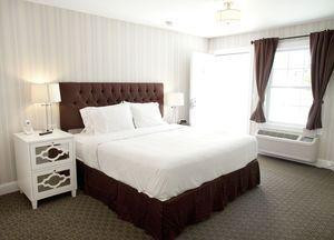 The Milestone Inn主图