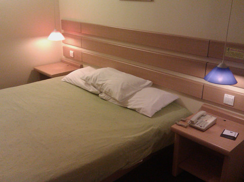 如家酒店·neo(武汉大学广埠屯地铁站店)主图