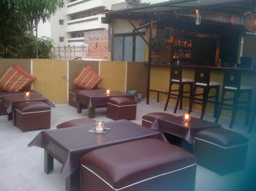 Twisted Palms Rooftop Lounge-瓦拉塔港必去景点