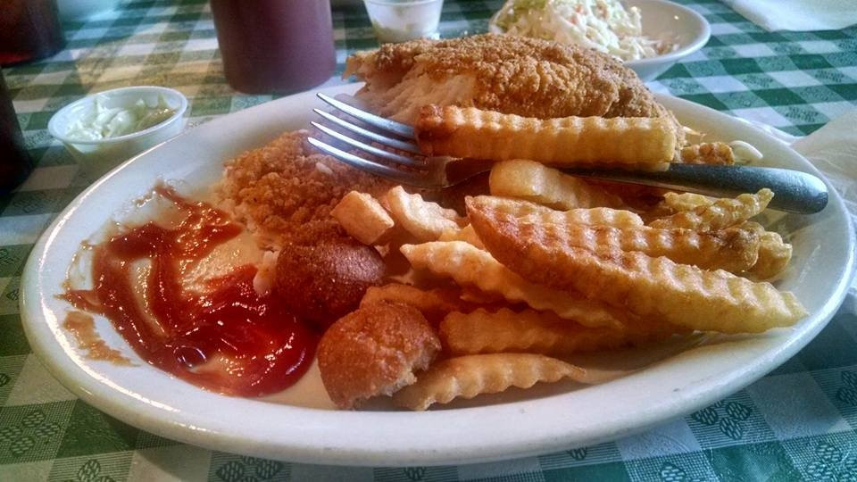 Dyer餐馆和美食-Mike and Peggy's Central Diner