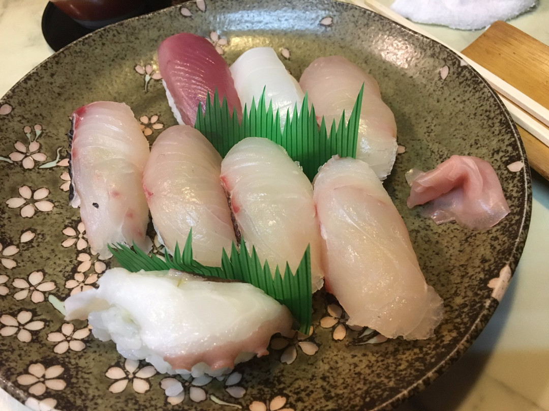 五岛市餐馆和美食-Tora Sushi