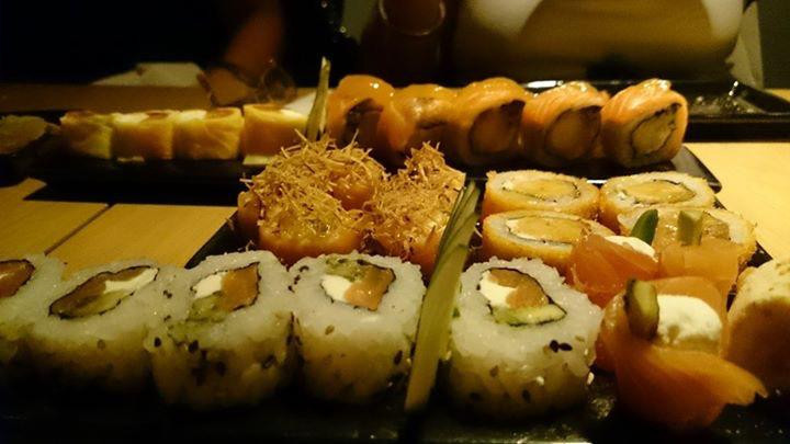 Esteban Echeverria餐馆和美食-SushiClub Canning