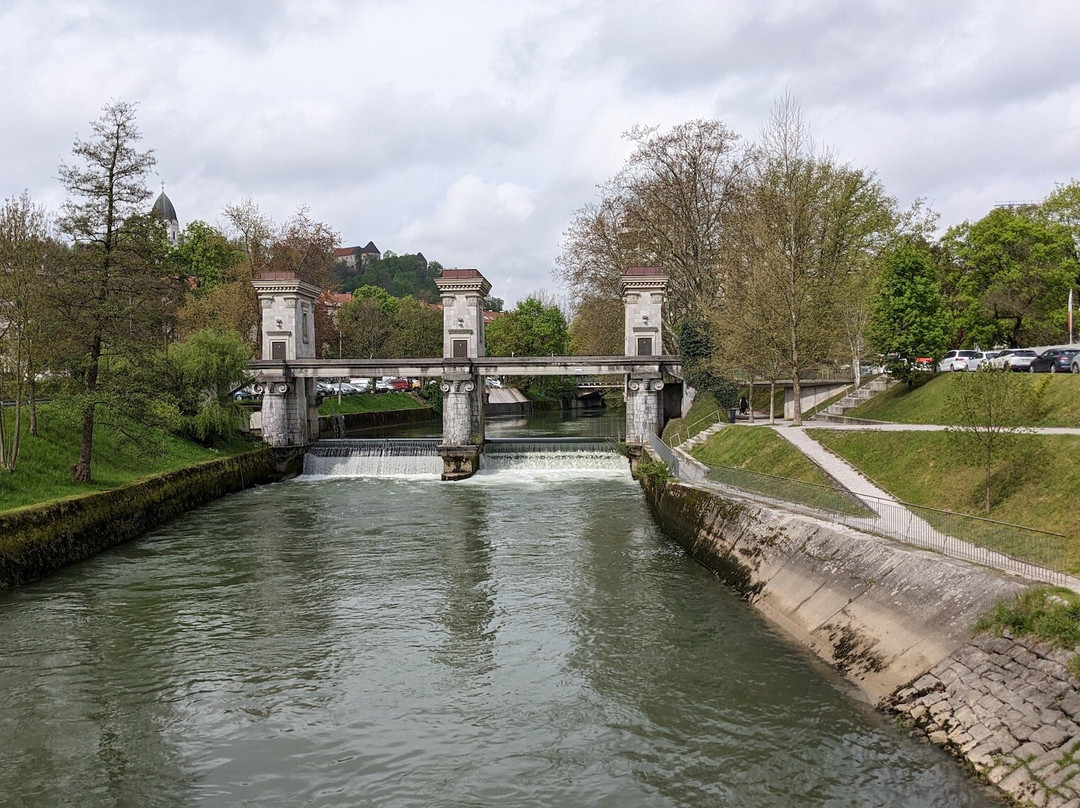 Ljubljanica River Barrier-卢布尔雅那必去景点