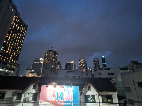 曼谷海军上将套房酒店主图