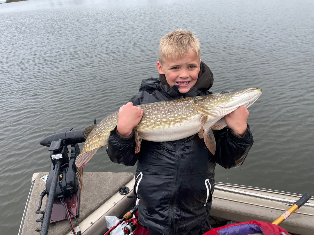 Angells Marina Motel Suites Cabins and Outfitters主图