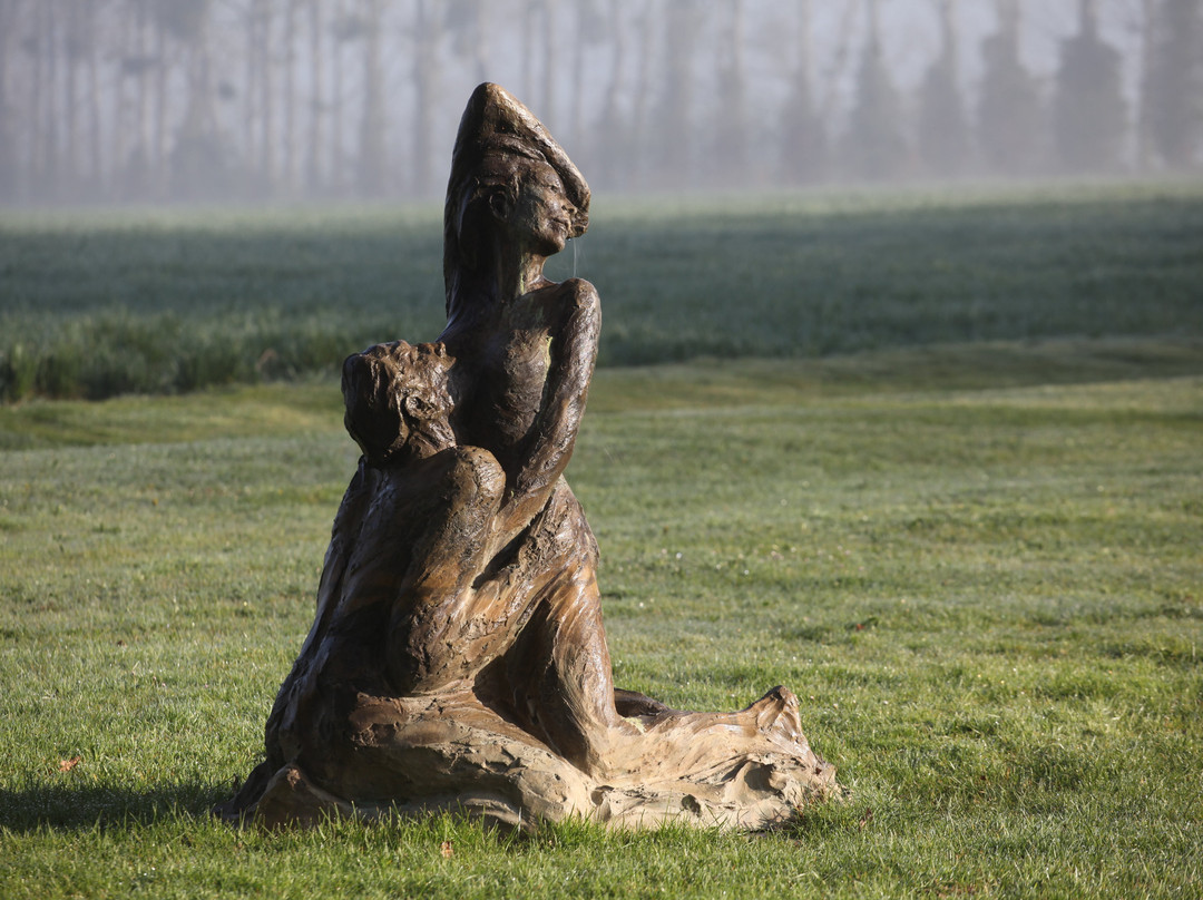 Le Jardin des Sculptures Château de Bois-Guilbert景点图片