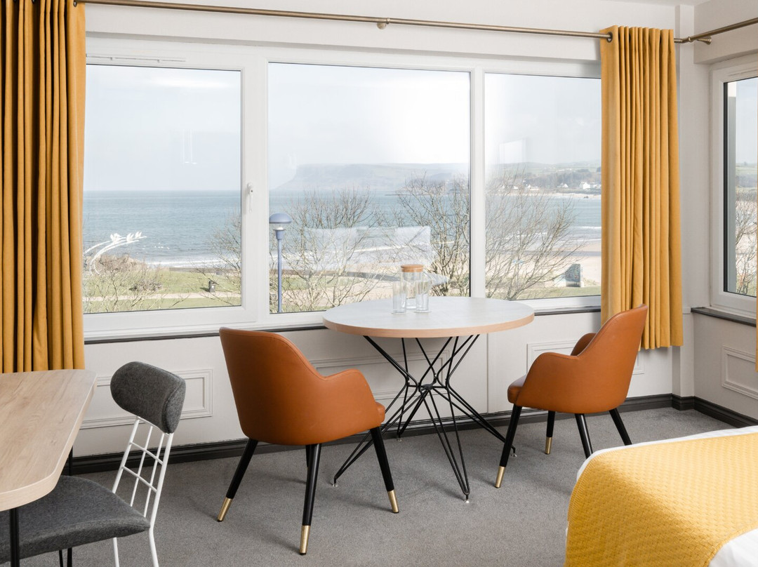 Marine Hotel Ballycastle主图