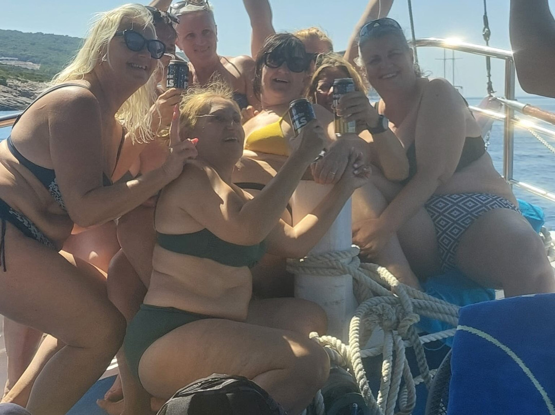 Sailing Yacht Issa-Jesenice必去景点