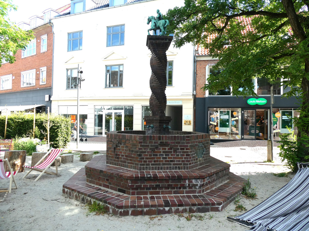 Rytterstatue At Peder Bodilsen-奈司特维德必去景点