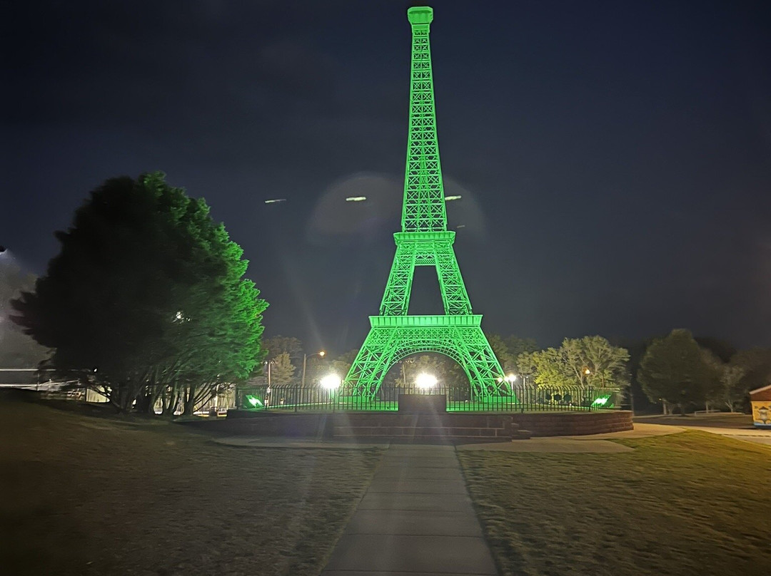 Eiffel Tower Park-Paris必去景点
