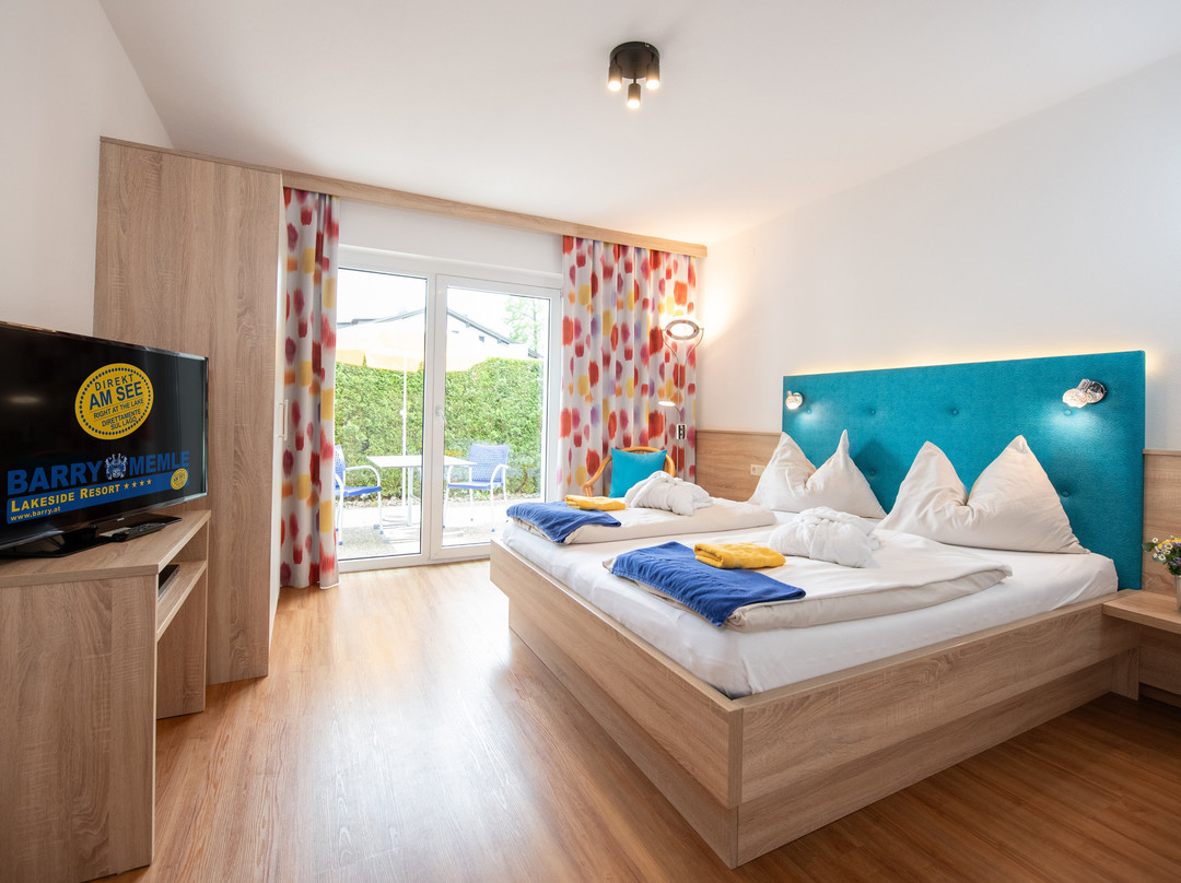 Barry Memle Lakeside Resort主图