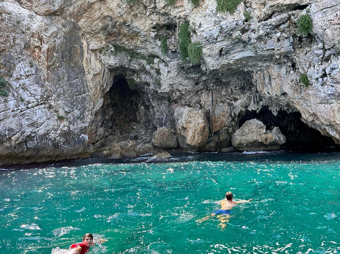 Boat & Cruise Hiring-Chorefto必去景点