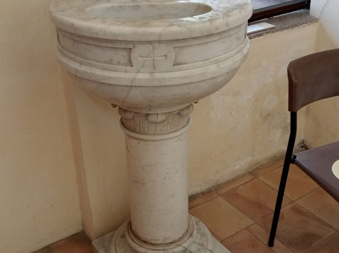 Chiesa del Crocifisso-菲乌米奇诺必去景点