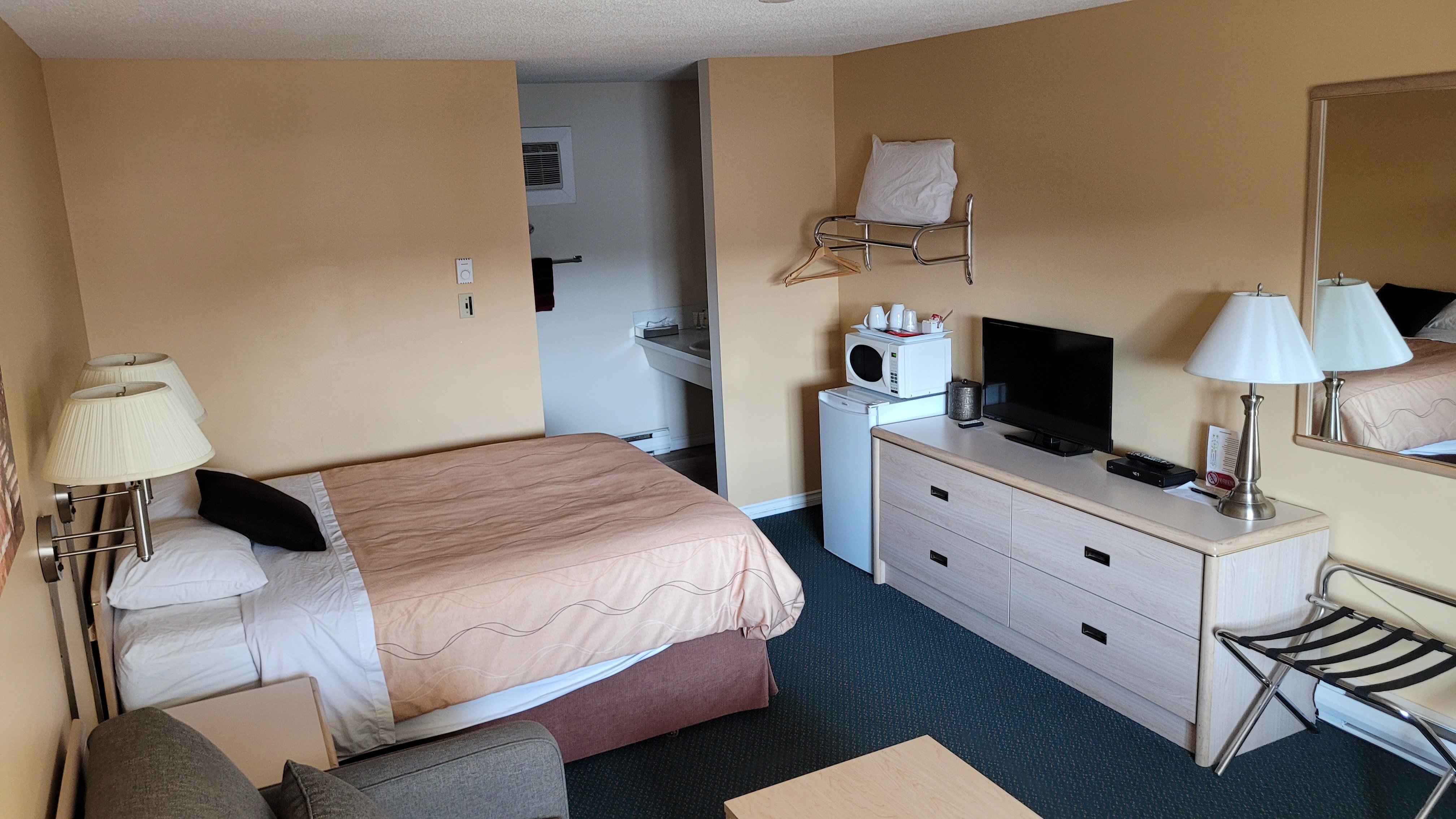 Westwood Motel 100 Mile House-客卧