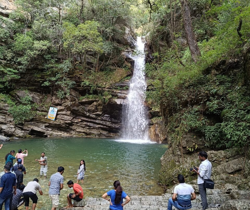 Bhalu Gaad Waterfalls景点图片