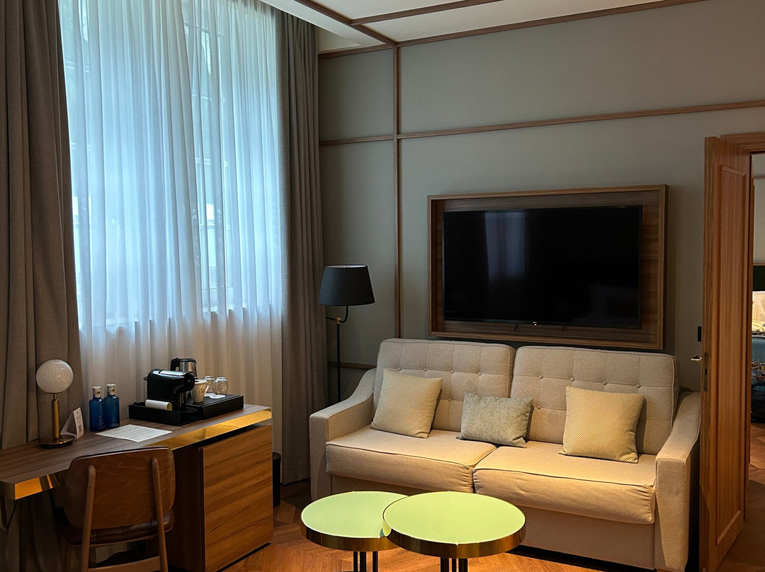 Canfranc Estación, A Royal Hideaway Hotel主图