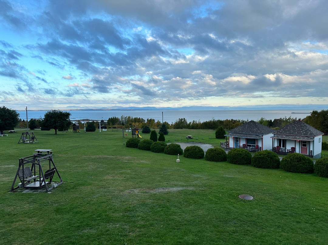 Motel Au Fleuve D'Argent Et Chalets主图