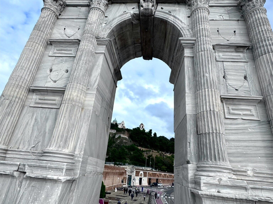 Arco di Traiano-安科纳必去景点