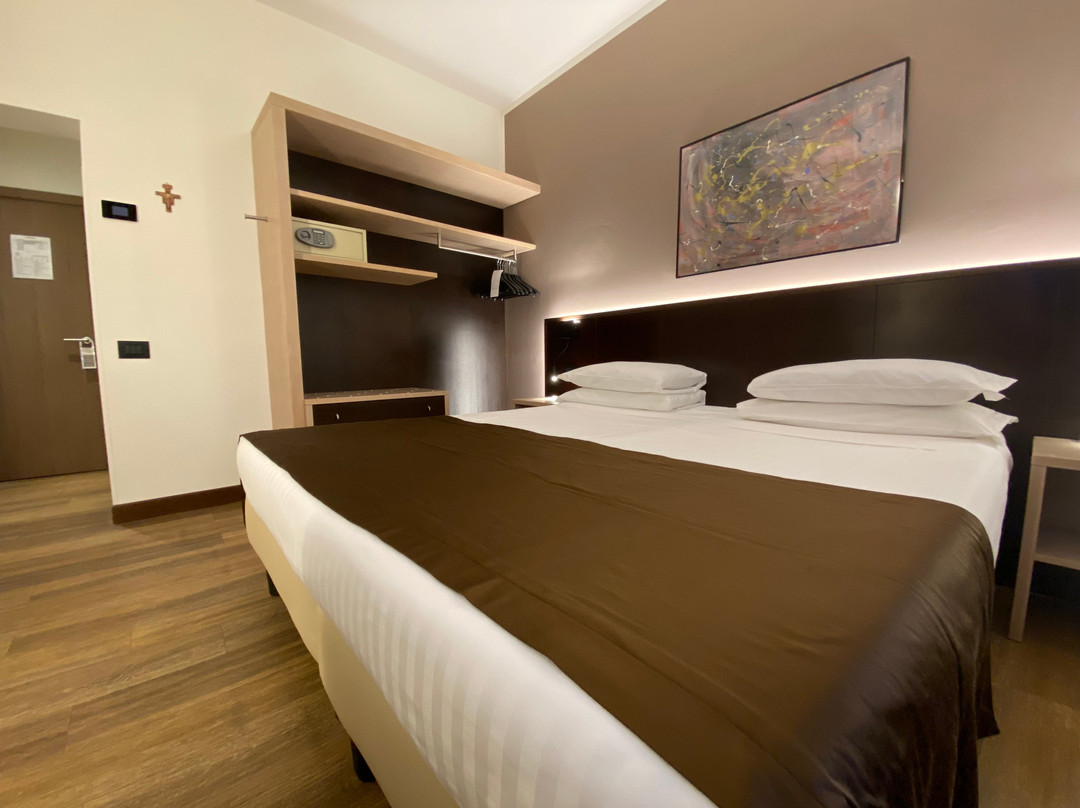Hotel Carlton主图