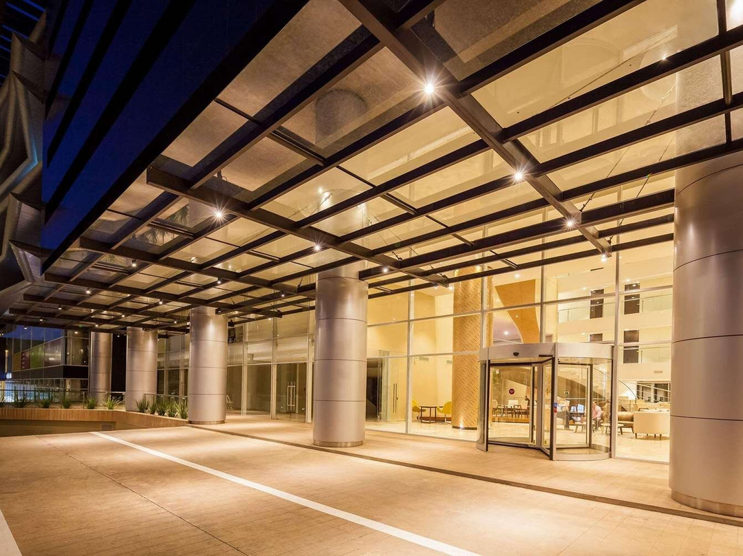 瓦尔内斯酒店住宿-Radisson Hotel Santa Cruz