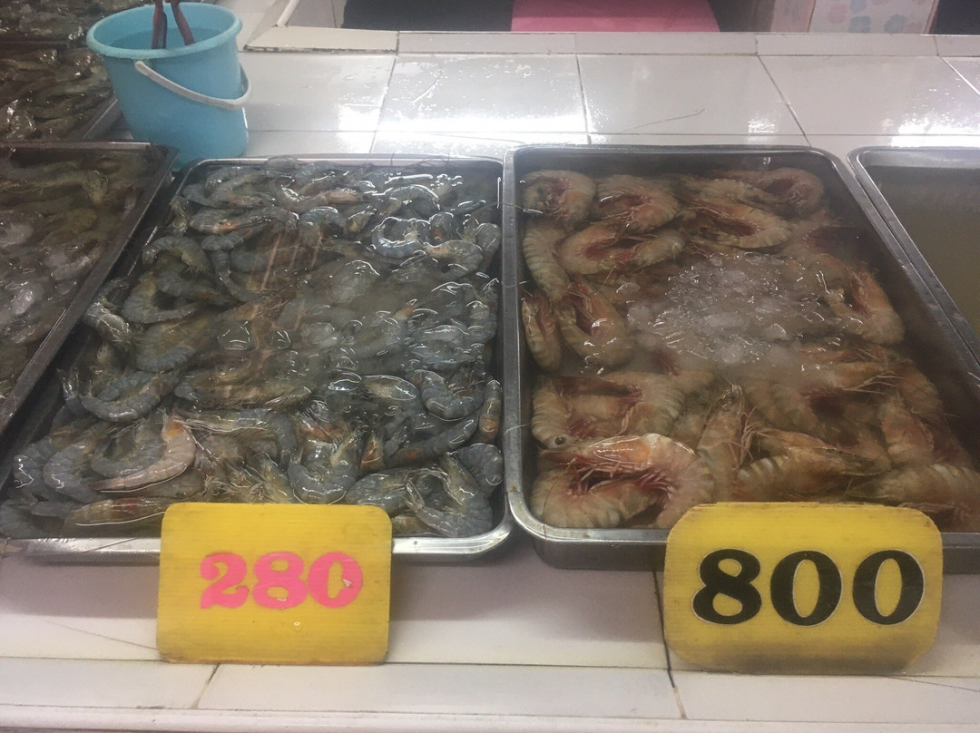 Mae Somchit Kata Fresh Market