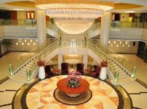 嘉臣国际大酒店主图