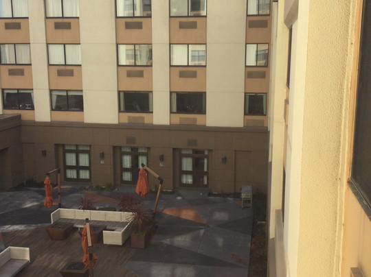 三藩市机场希尔顿逸林酒店主图