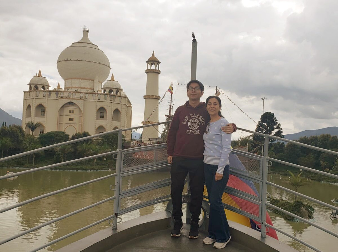 J&V Travel景点图片