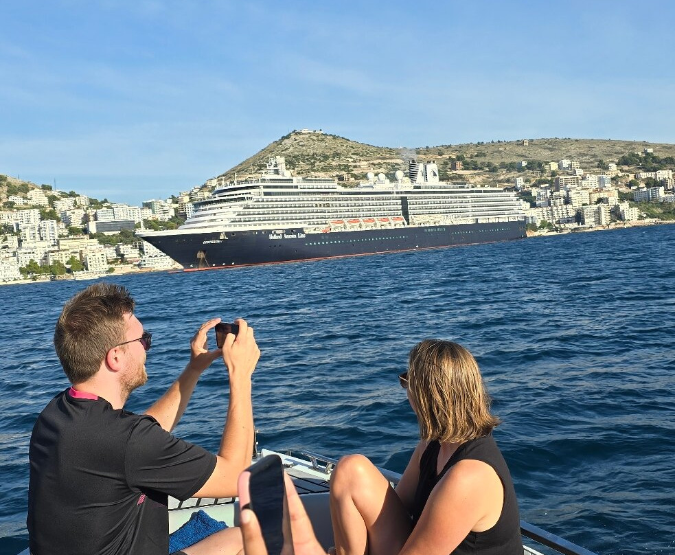 Leonardo Boat Tours-沙兰德必去景点