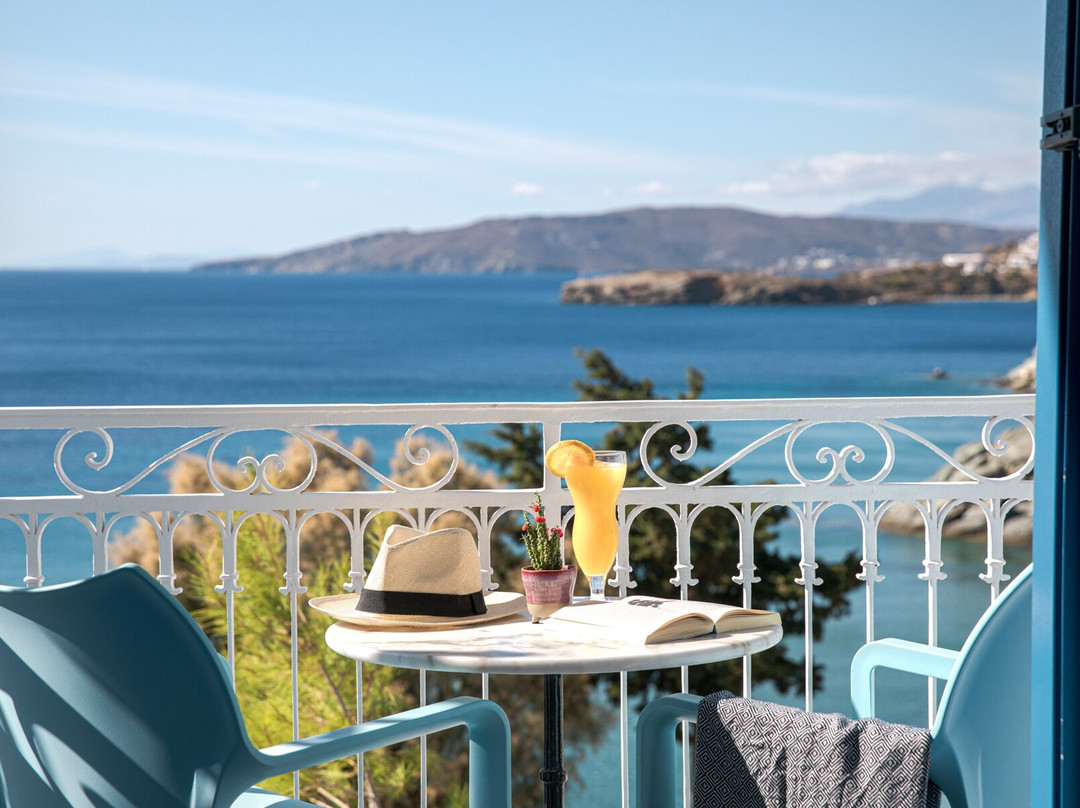 Aneroussa Beach Hotel主图