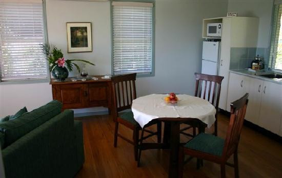 Pines on the Plateau主图