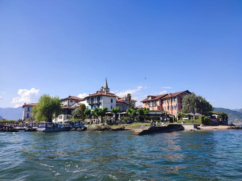 Island of the Fishermen (Isola dei Pescatori)景点图片