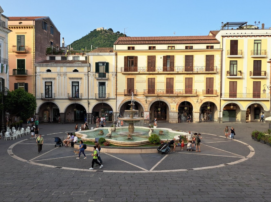Piazza del Duomo-卡瓦德蒂雷尼必去景点