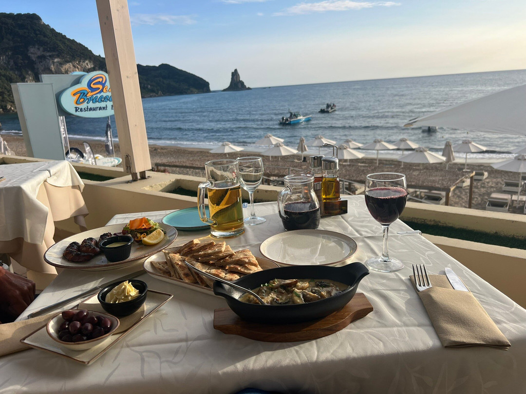 Sea Breeze Family Beach Hotel主图