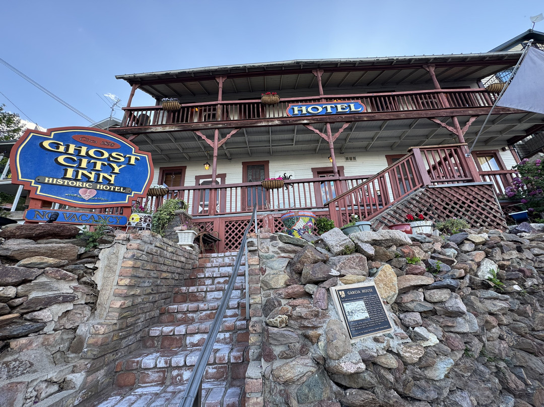 Ghost City Inn主图