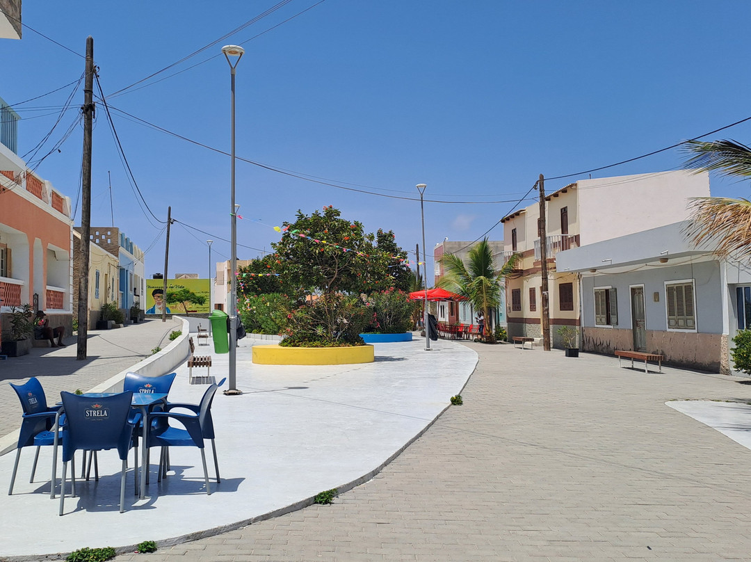 SolaCyberTours-萨尔雷必去景点