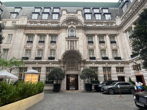 伦敦瑰丽酒店主图